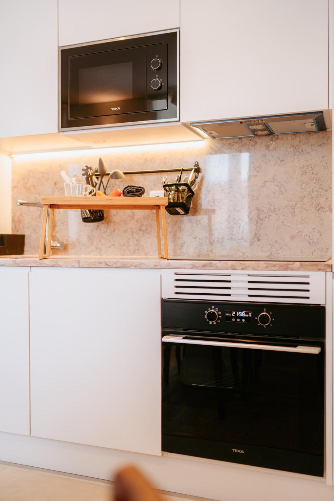 Mary Orange - No 236 1e - Sophisticated Two-bedroom Getaway