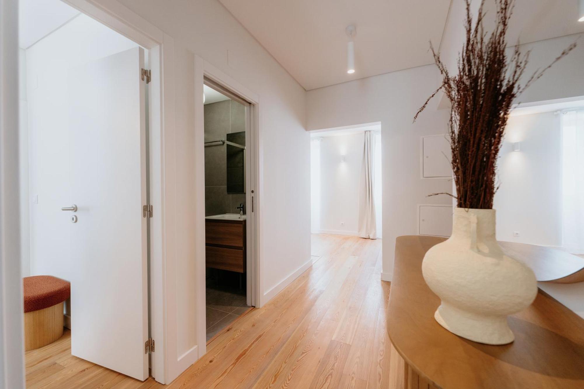 Mary Orange - No 236 1e - Sophisticated Two-bedroom Getaway Appartement