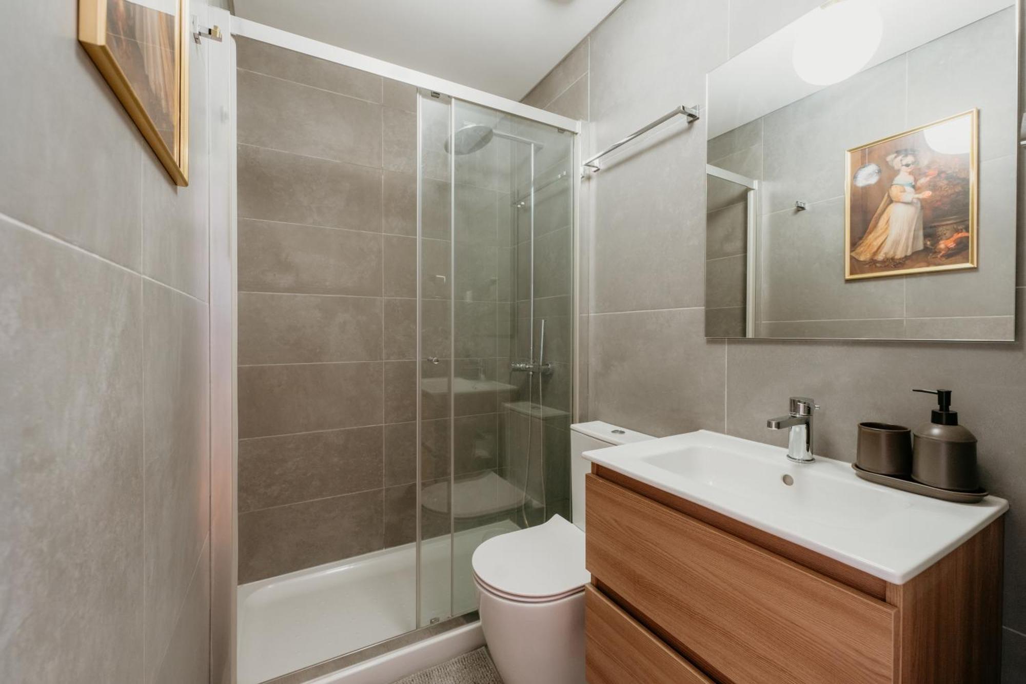 Appartement Mary Orange - No 236 1e - Sophisticated Two-bedroom Getaway