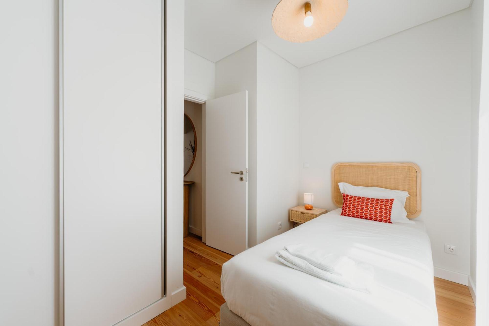 Appartement Mary Orange - No 236 1e - Sophisticated Two-bedroom Getaway *