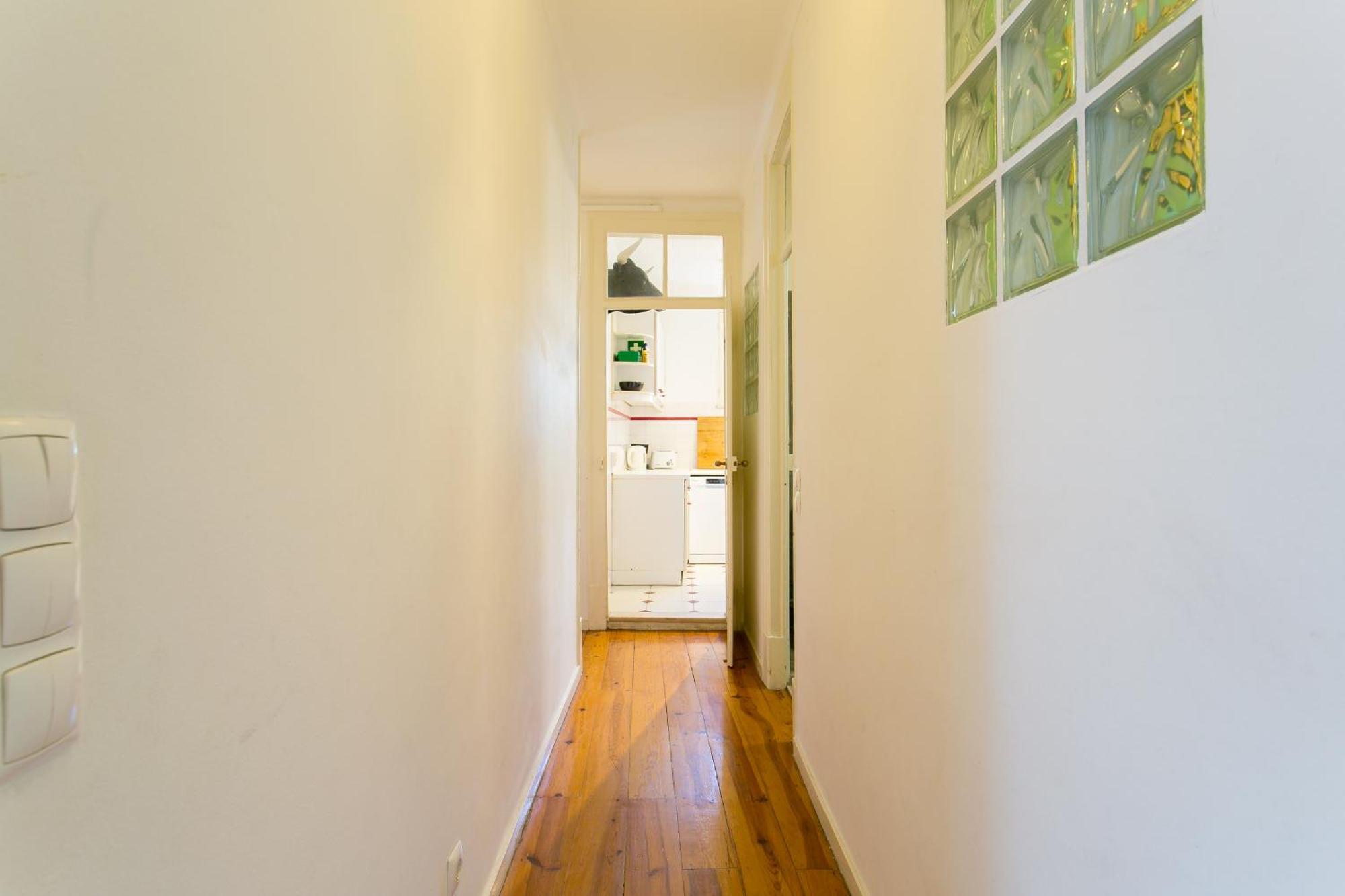 Spacious, Bright And Newly Renovated 2 Bedroom Apartment, Historical Center, Madragoa Appartement