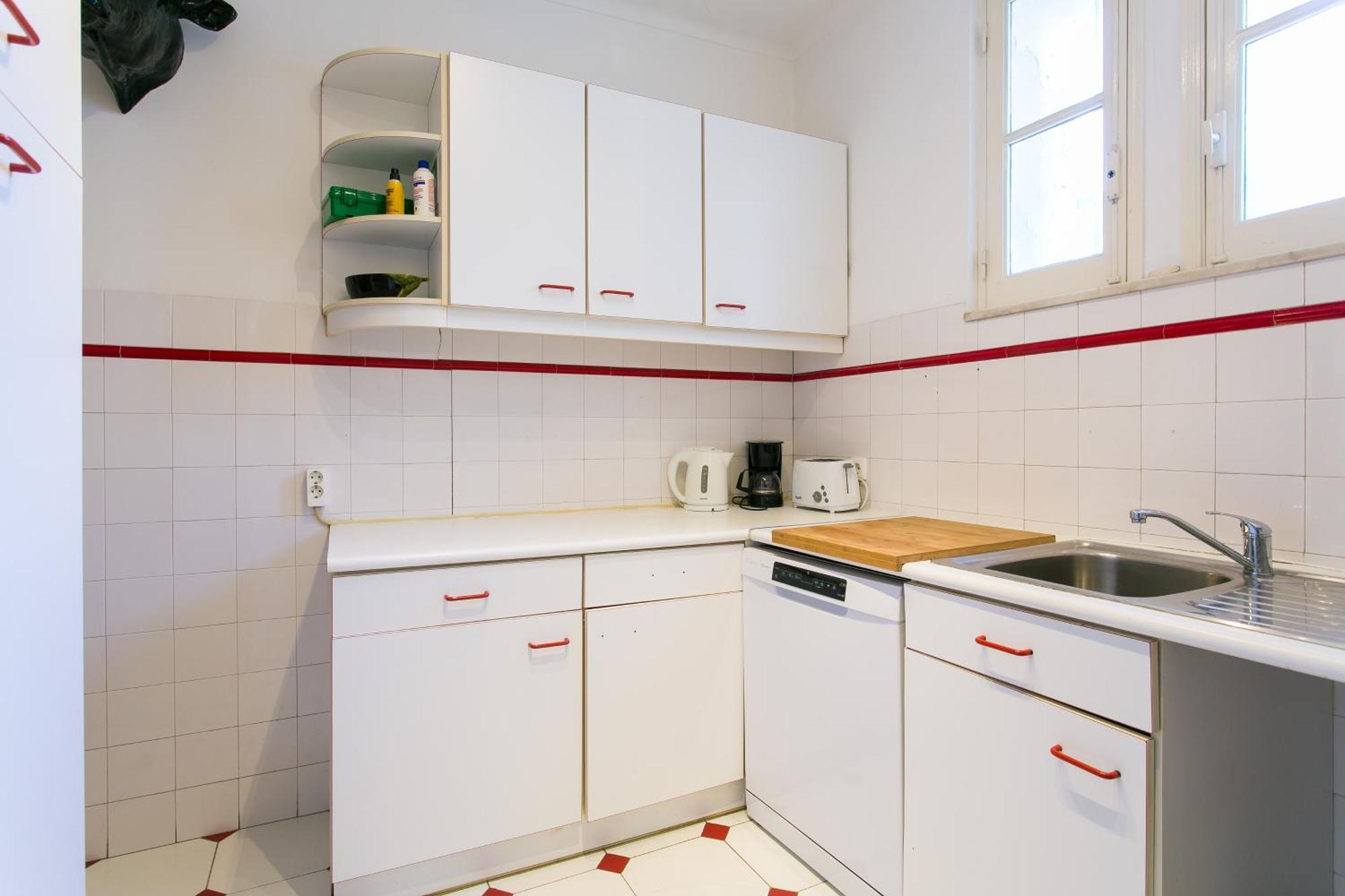 Spacious, Bright And Newly Renovated 2 Bedroom Apartment, Historical Center, Madragoa Appartement Lisboa