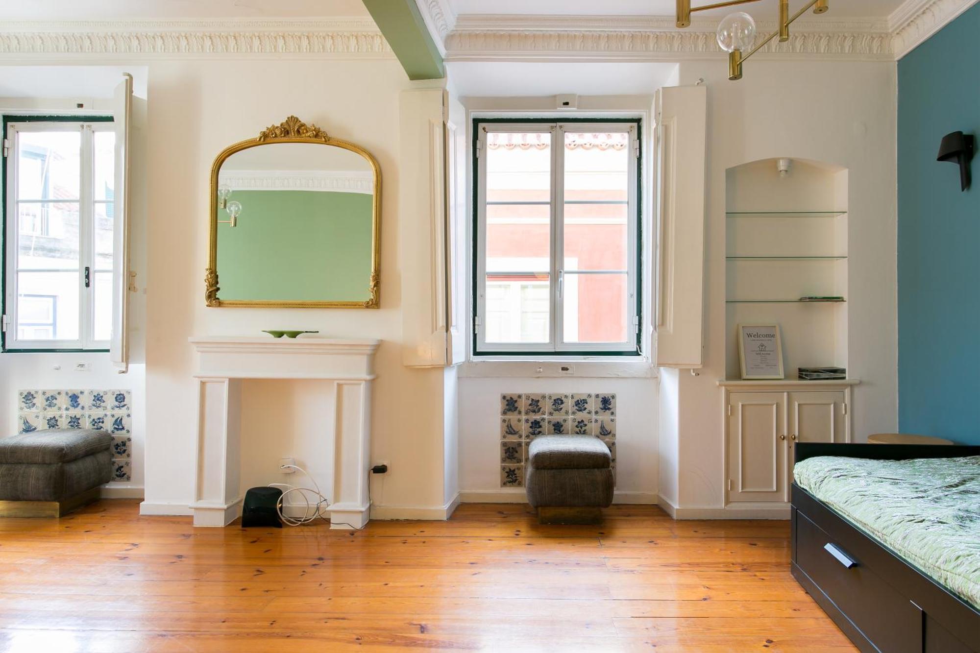 Spacious, Bright And Newly Renovated 2 Bedroom Apartment, Historical Center, Madragoa Appartement *