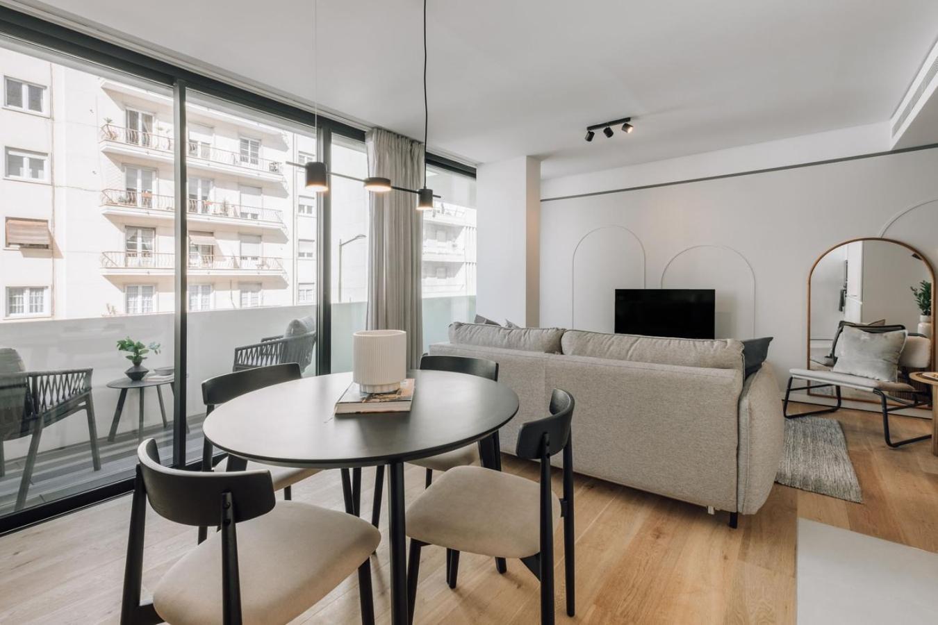 Avencas - 2 Bedrooms And Shared Pool In Amoreiras Appartement Lisboa