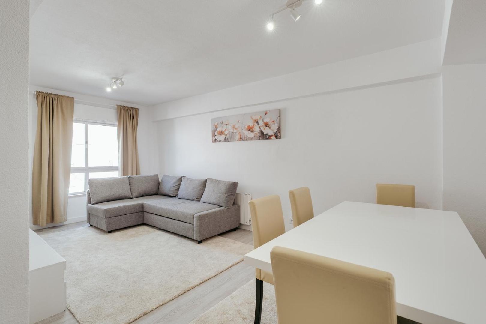 Hostwise - Bright & Family Flat In Paco De Arcos