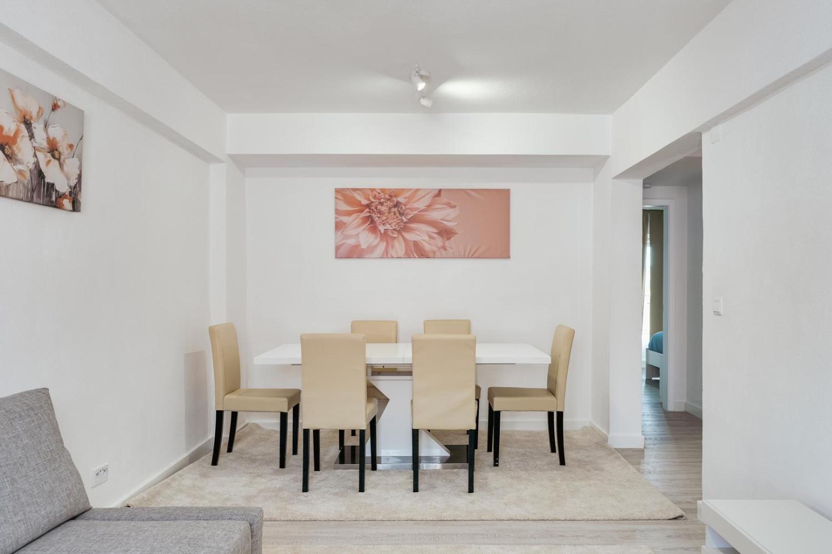 Hostwise - Bright & Family Flat In Paco De Arcos Lisboa