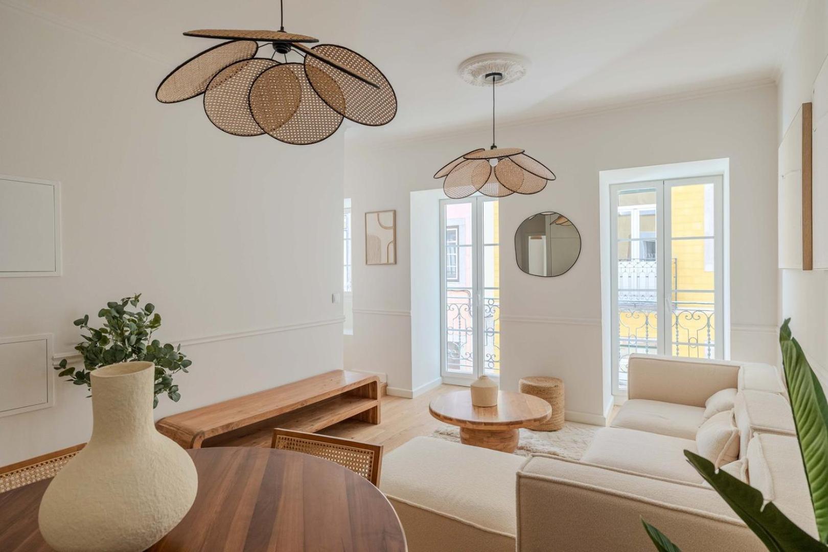 Newly Renovated 2br With Ac & Terrace | By Airnest * Lisboa