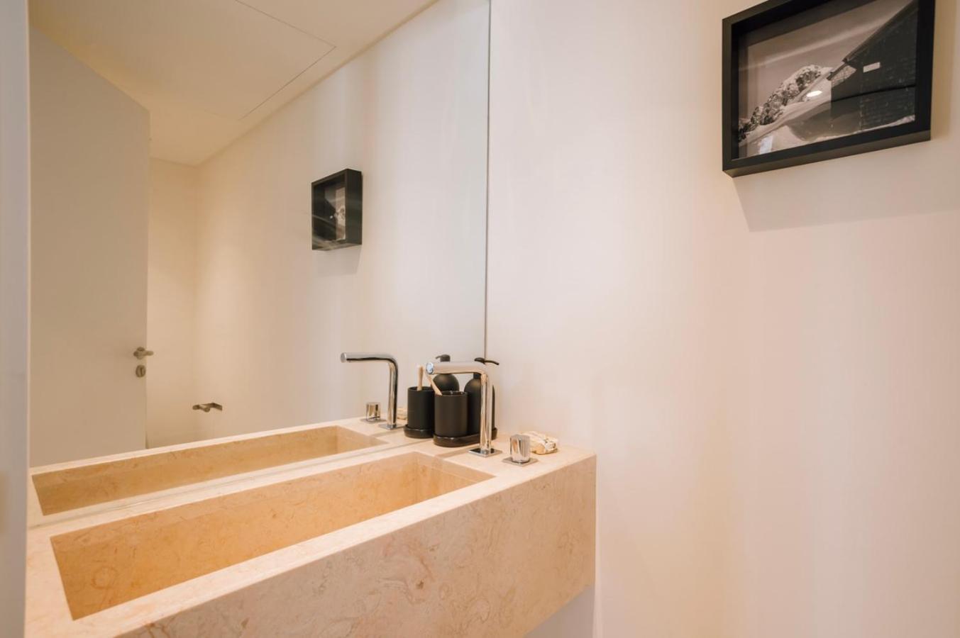 Ade - 2 Bedrooms And Parking In Alcantara Appartement *