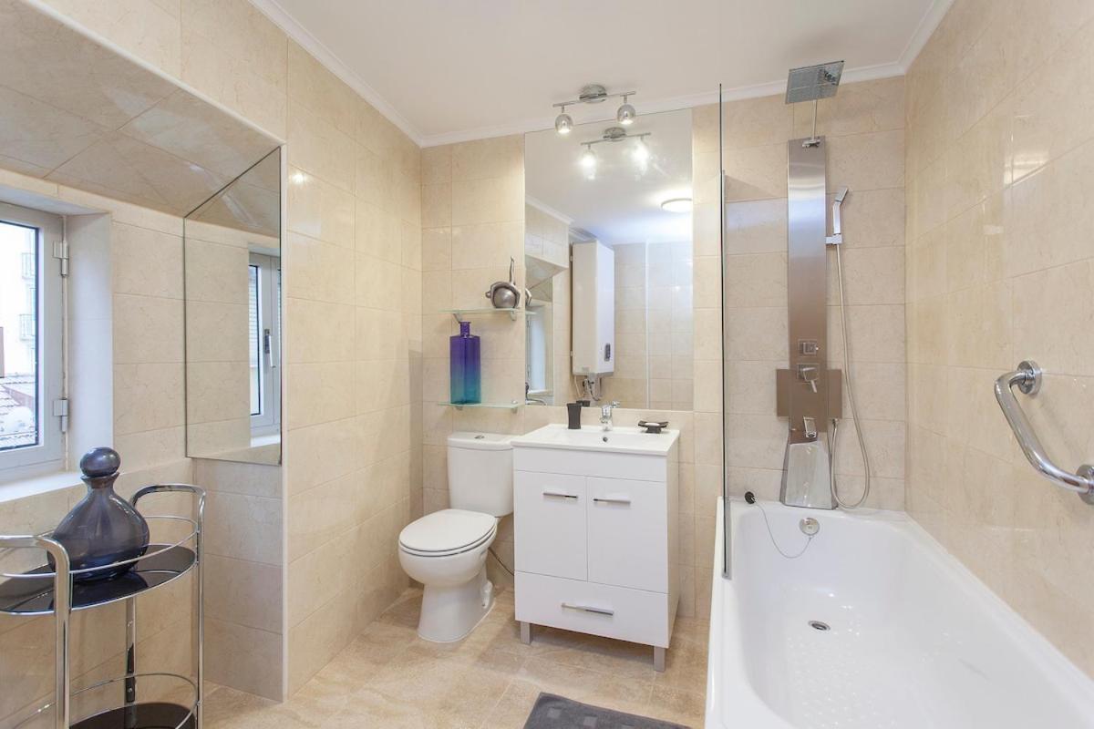 Principe Real 2 Bedrooms 2 Bathrooms, Air-con, Wi-fi, 1st Floor Lisboa