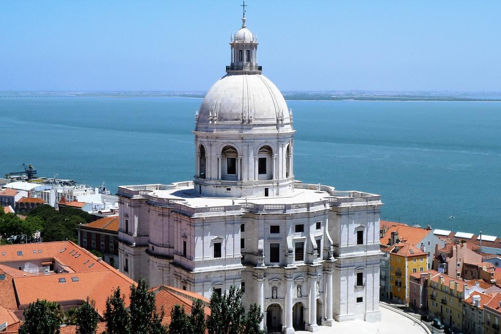 Lov'alfama, At In Lisbon