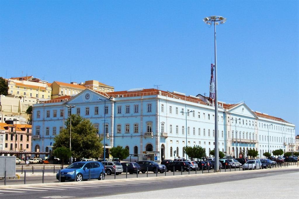 Apartment Lov'alfama, At In *