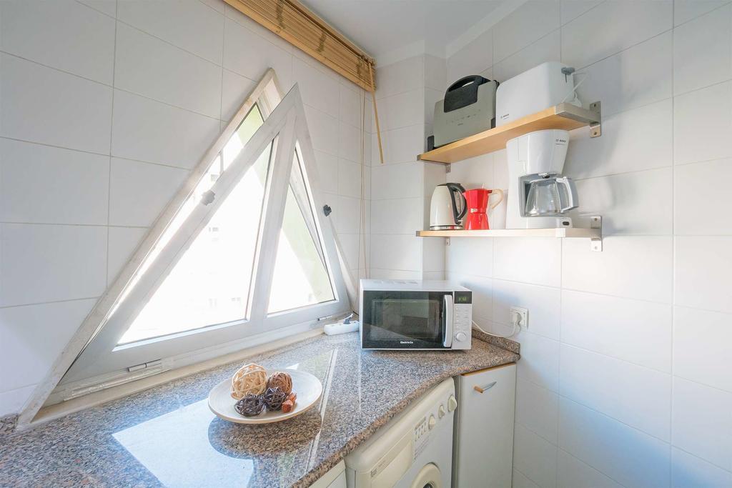 Apartment 1-minute Walk To The Metro And 2 To The Supermarket *
