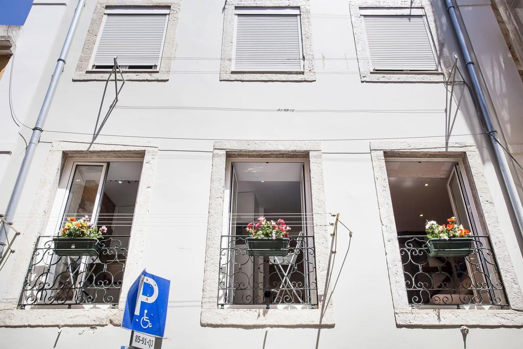 Typical Bairro Alto Apartamento *