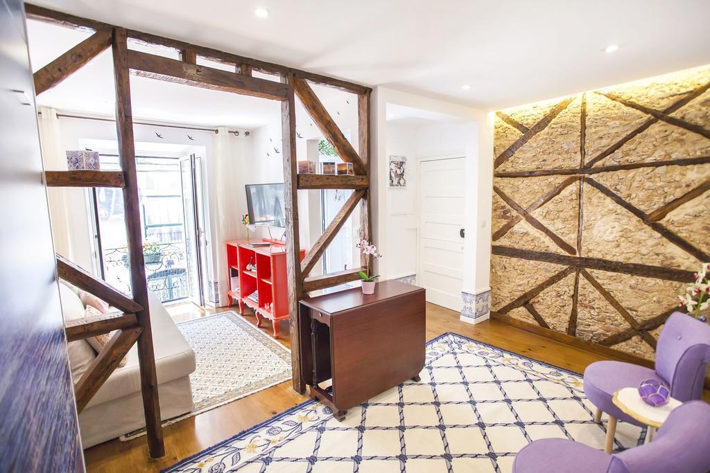 Typical Bairro Alto Apartamento