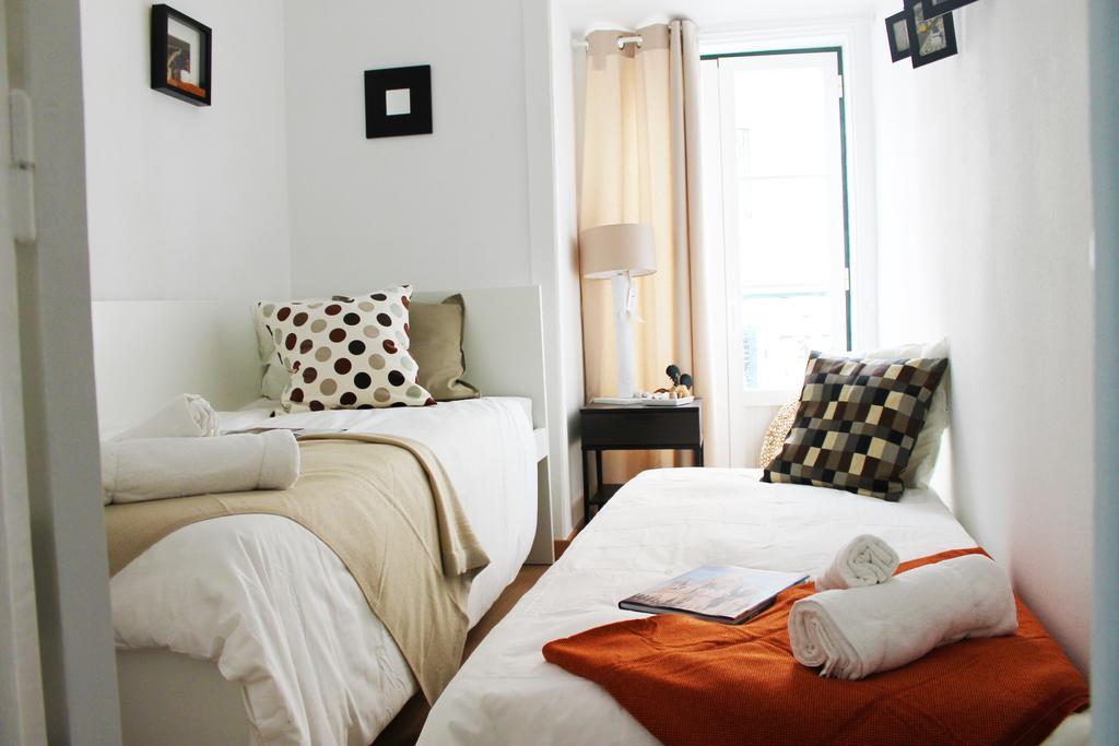 Window To Ii Apartment *