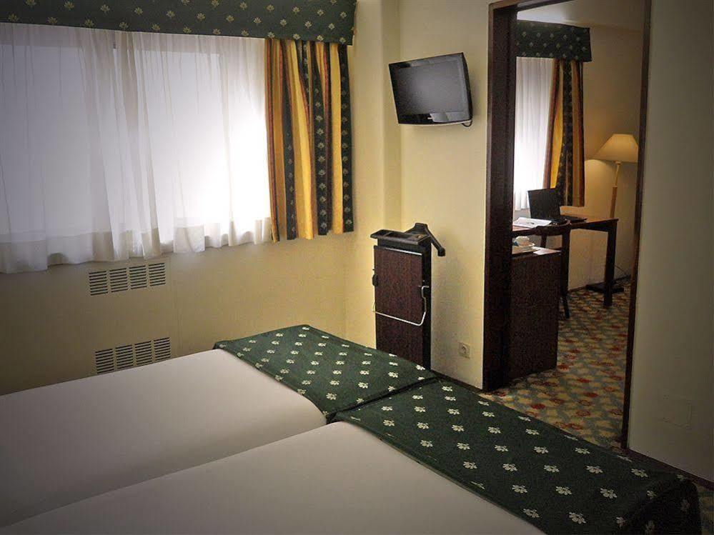 Hotel Jorge V 3*