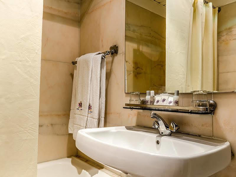 Hotel Jorge V 3*