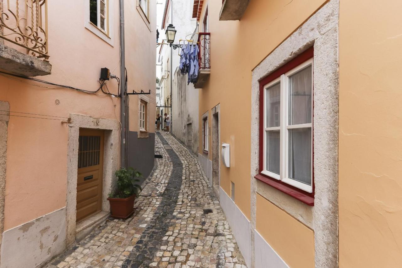 Golden Castle By Homing Lissabon