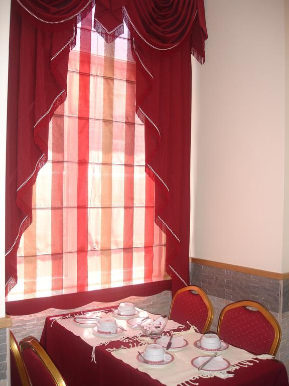 Grande Pensao Residencial Alcobia *