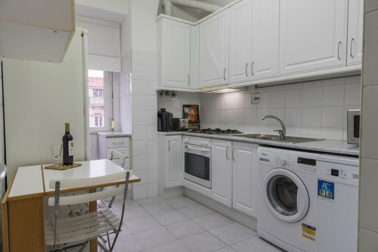 Charming Chiado 2bedr W/balcony And View Lisboa