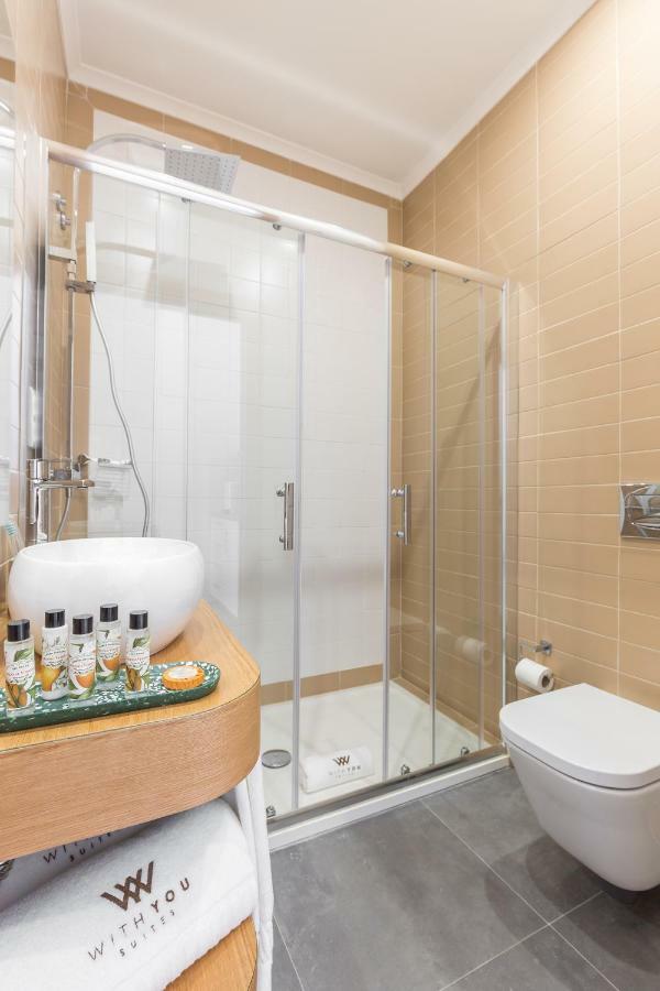 Apartment With *