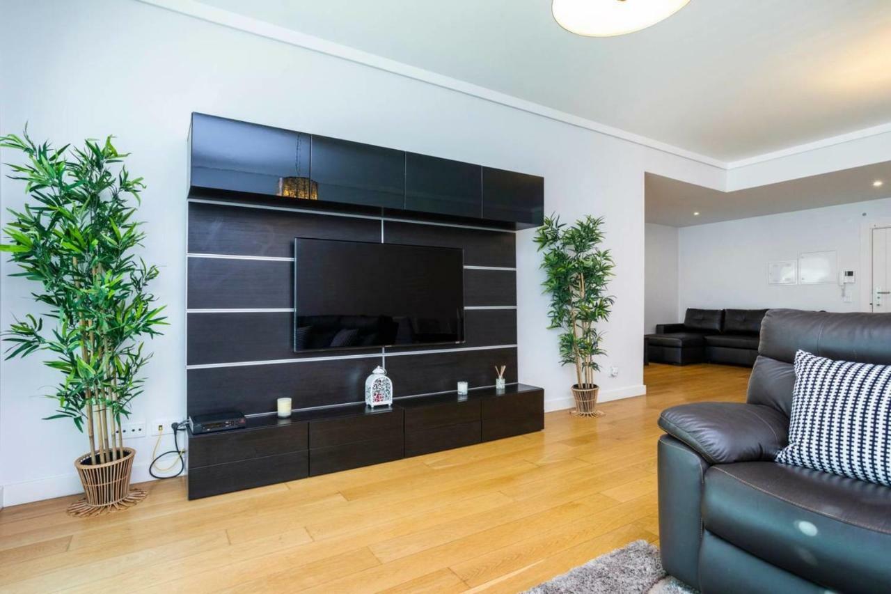 Guestready - Spacious Campolide Family Apt Fits 6 Apartamento