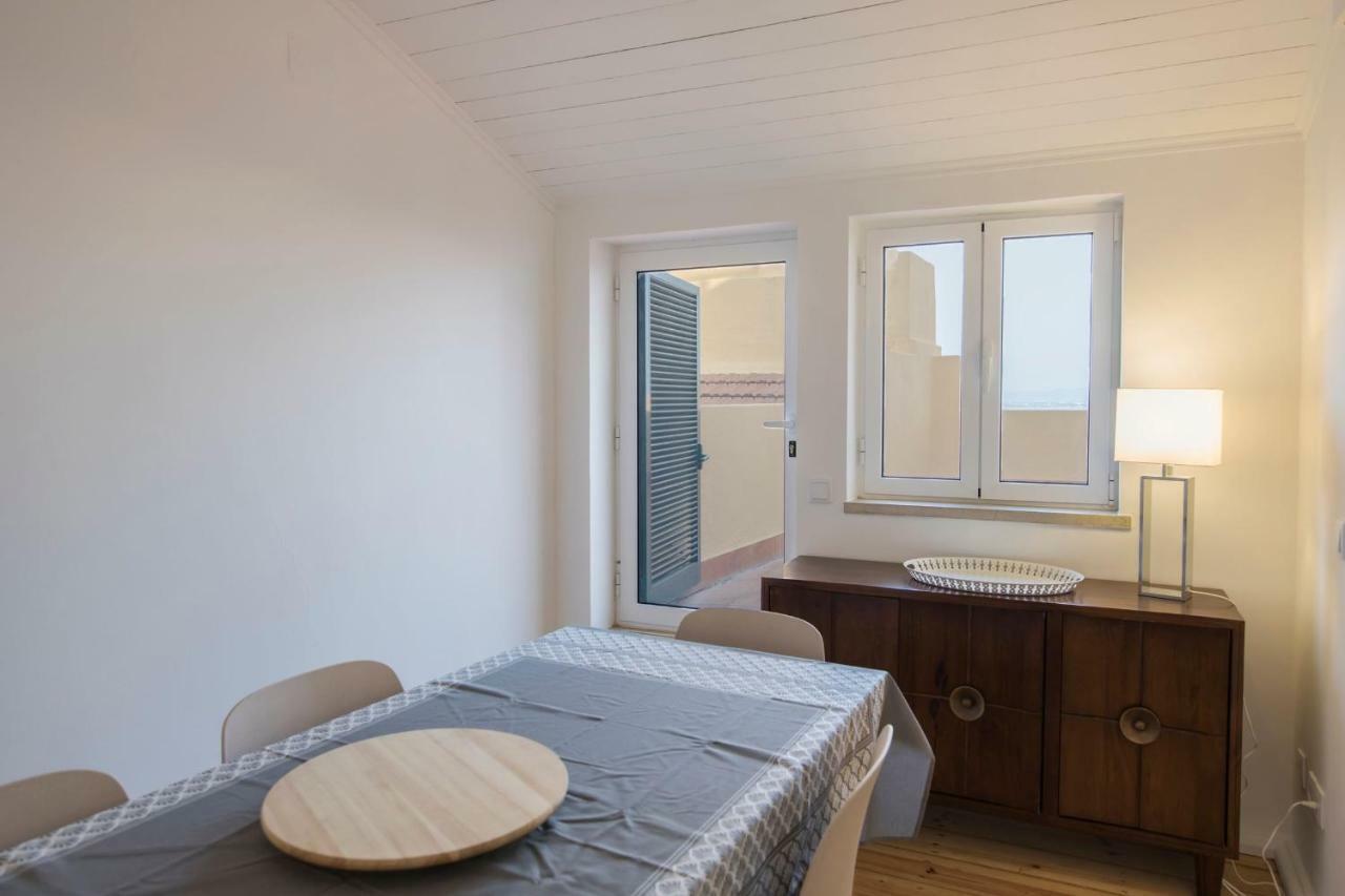 Alfama Terrace W/ Tagus River Views * Lissabon