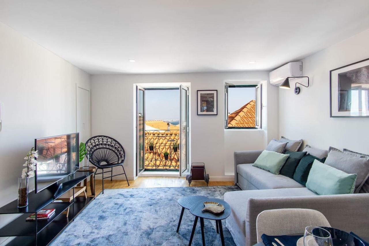 Lovelystay - Turquoise River View I Appartement
