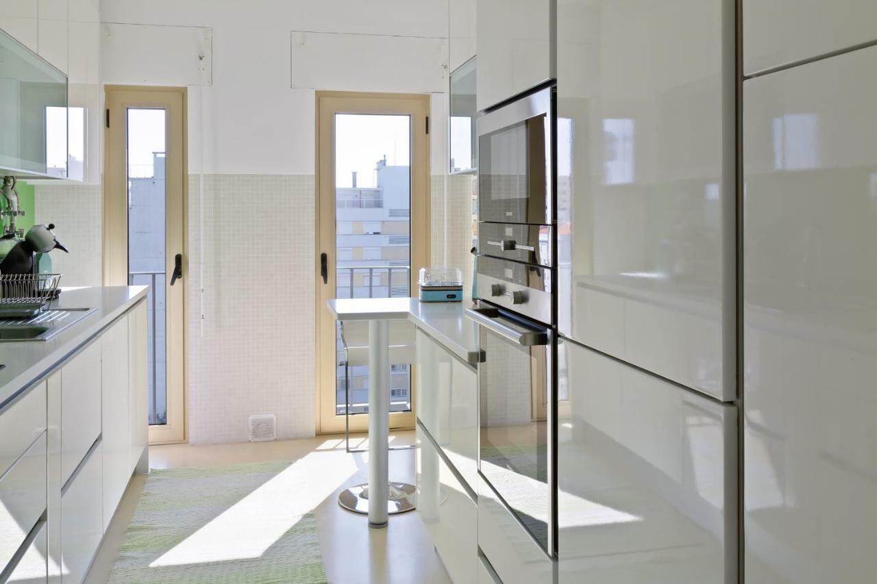 Stunning 2 Bdr Apt Sleeps 4 Nr Entrecampos Lisboa