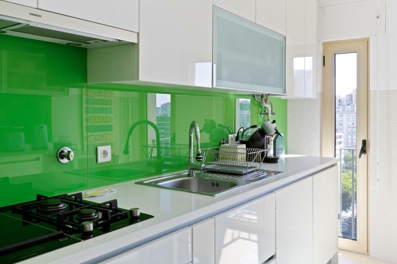 Stunning 2 Bdr Apt Sleeps 4 Nr Entrecampos Hébergement de vacances *