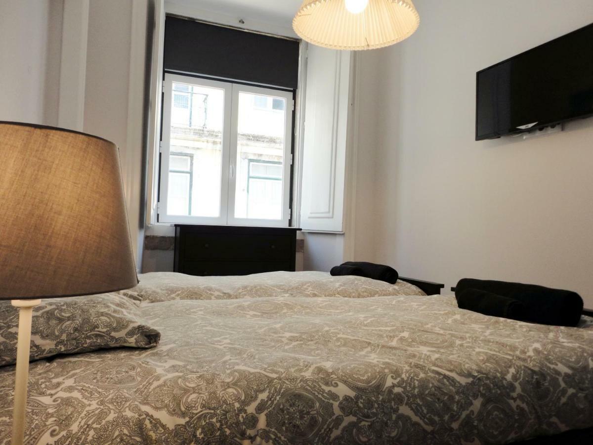 Center Modern Art Apartment