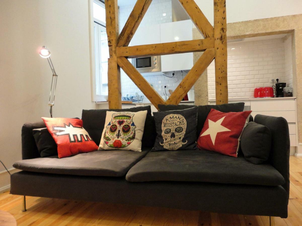 Center Modern Art Apartment