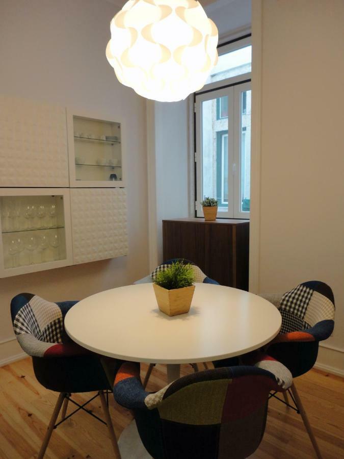 Center Modern Art Apartment