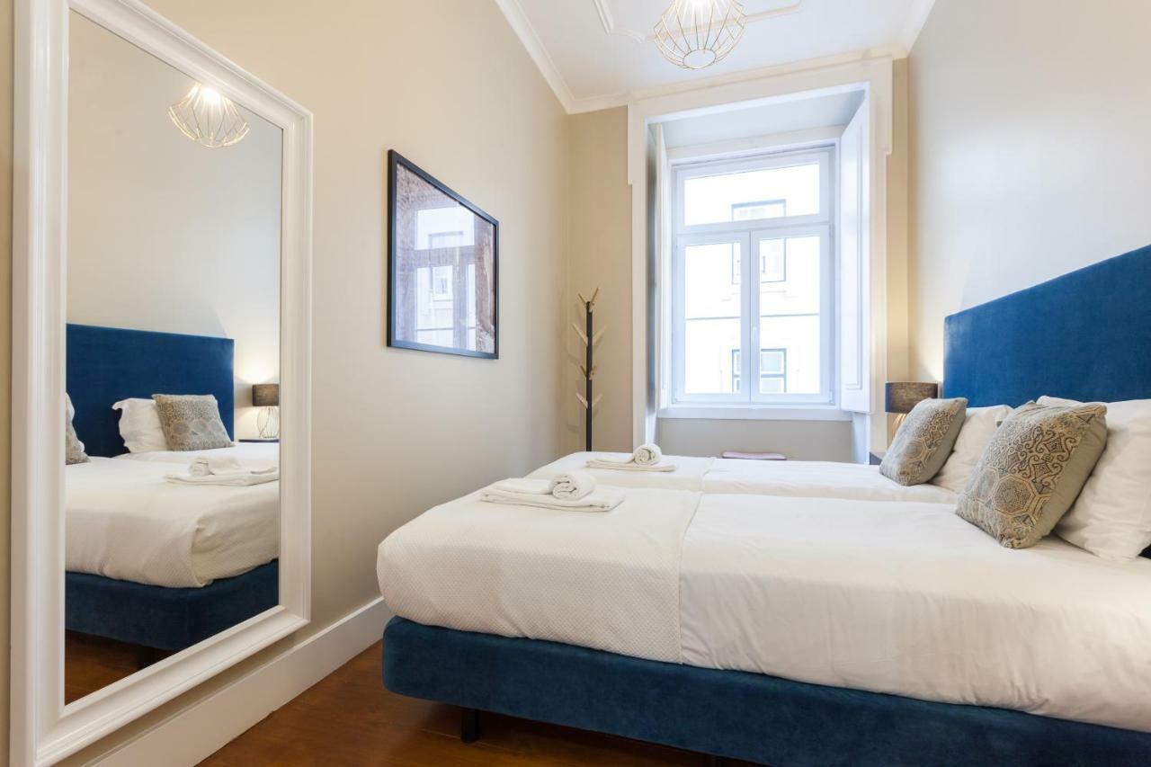 Baixa Vintage Three-bedroom - By Lu Holidays Lisbon