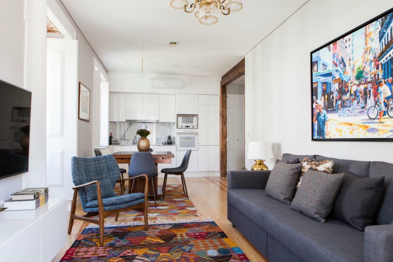 Alfama Sophisticate Flat With Balconies 2bedrs 2baths & Ac In 19th Century Building Historic Center Apartamento *