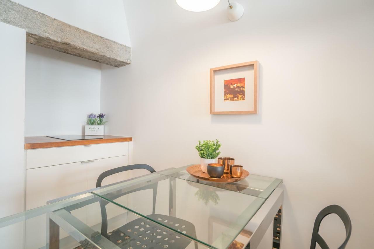 Rose Apartment *