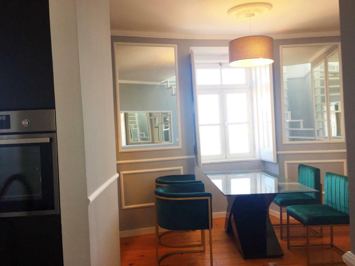 Apartment Design With Rooftop Terrace And 180-degree River&city Views Lissabon