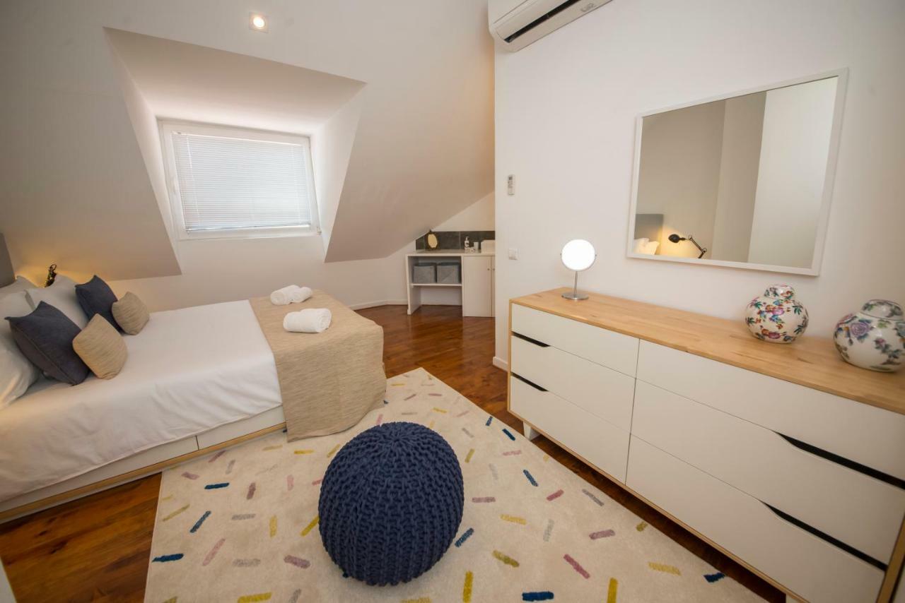 Appartement A Captivating Close To River Tagus In