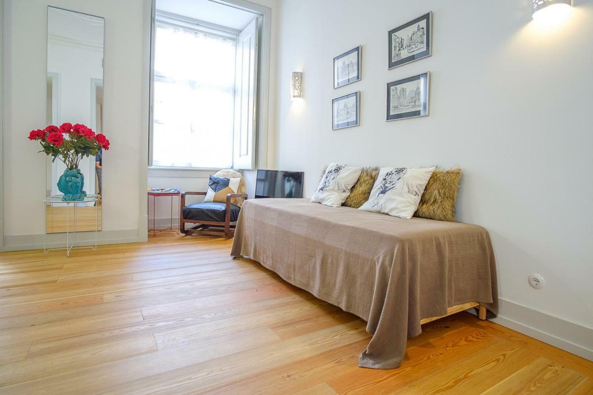 Superb In Historical Centre Apartment *