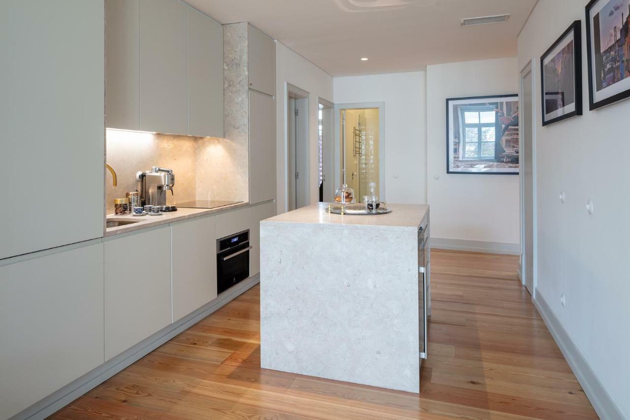 Riverside Downtown Deluxe Apartment