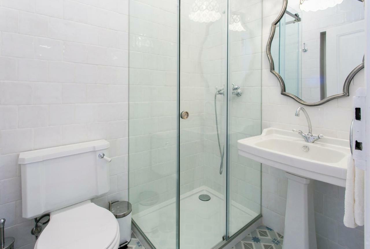 2 Beautiful Upscale Flat Embracing Tejo! * Lisboa