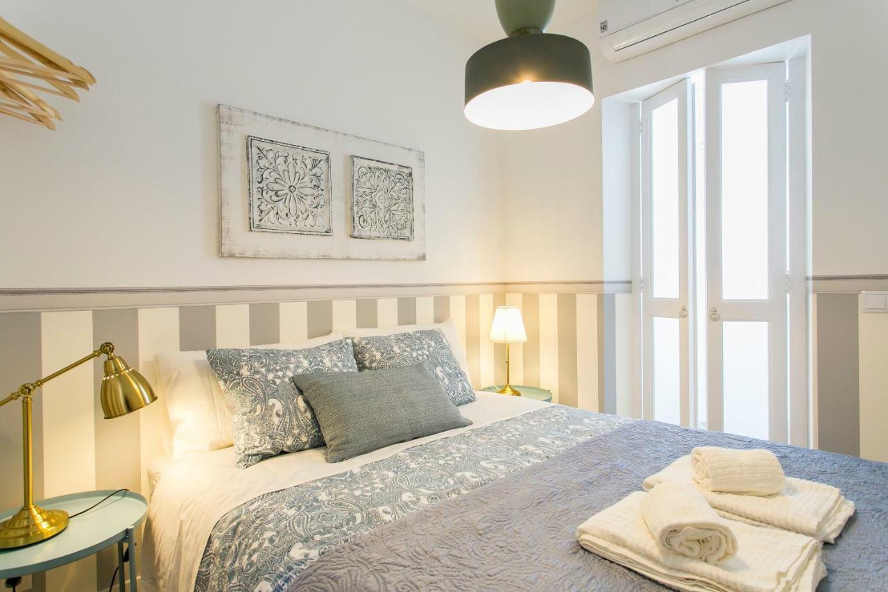 Appartement 2 Beautiful Upscale Flat Embracing Tejo! *