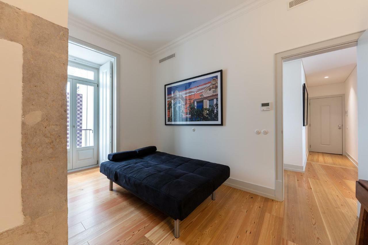 Riverside Downtown Deluxe Apartment