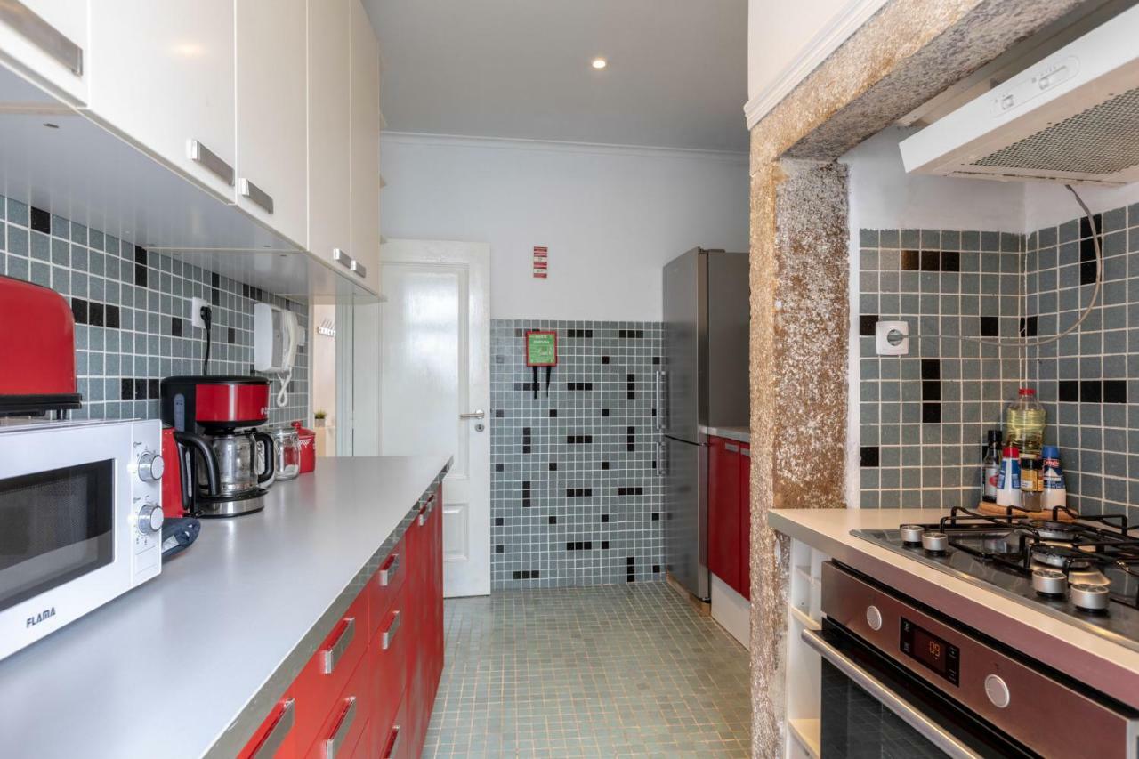 Fantastic Family In Estrela Appartement Lissabon