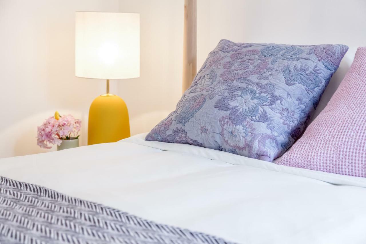 Alfama, Bright And Spacious With Private Terrace, By Timecooler Lisboa