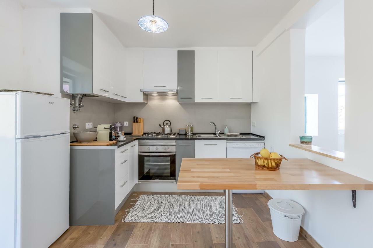 Appartement Alfama, Bright And Spacious With Private Terrace, By Timecooler Lisboa