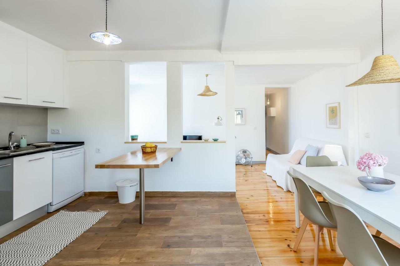 Appartement Alfama, Bright And Spacious With Private Terrace, By Timecooler