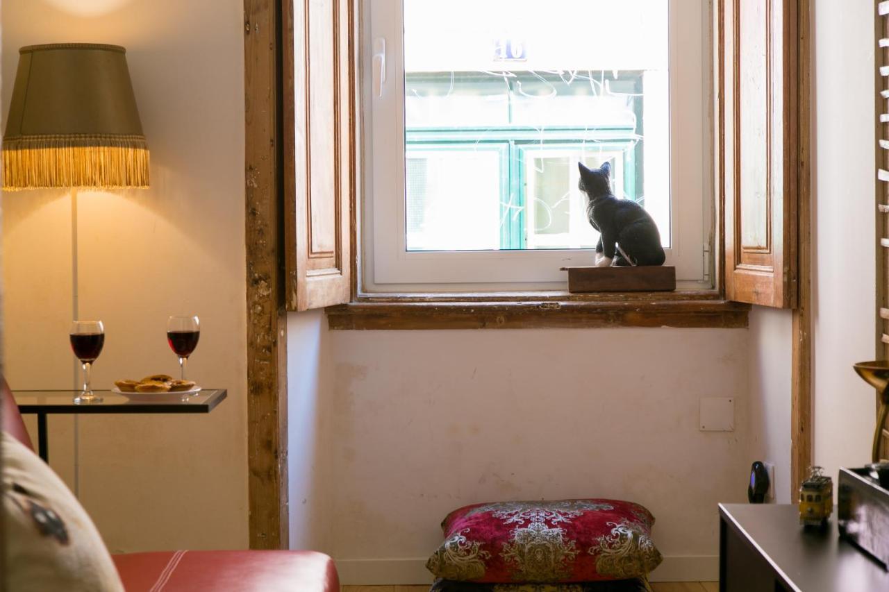 Joivy Inviting Flat Next To Bica Elevator Apartment Lisbon