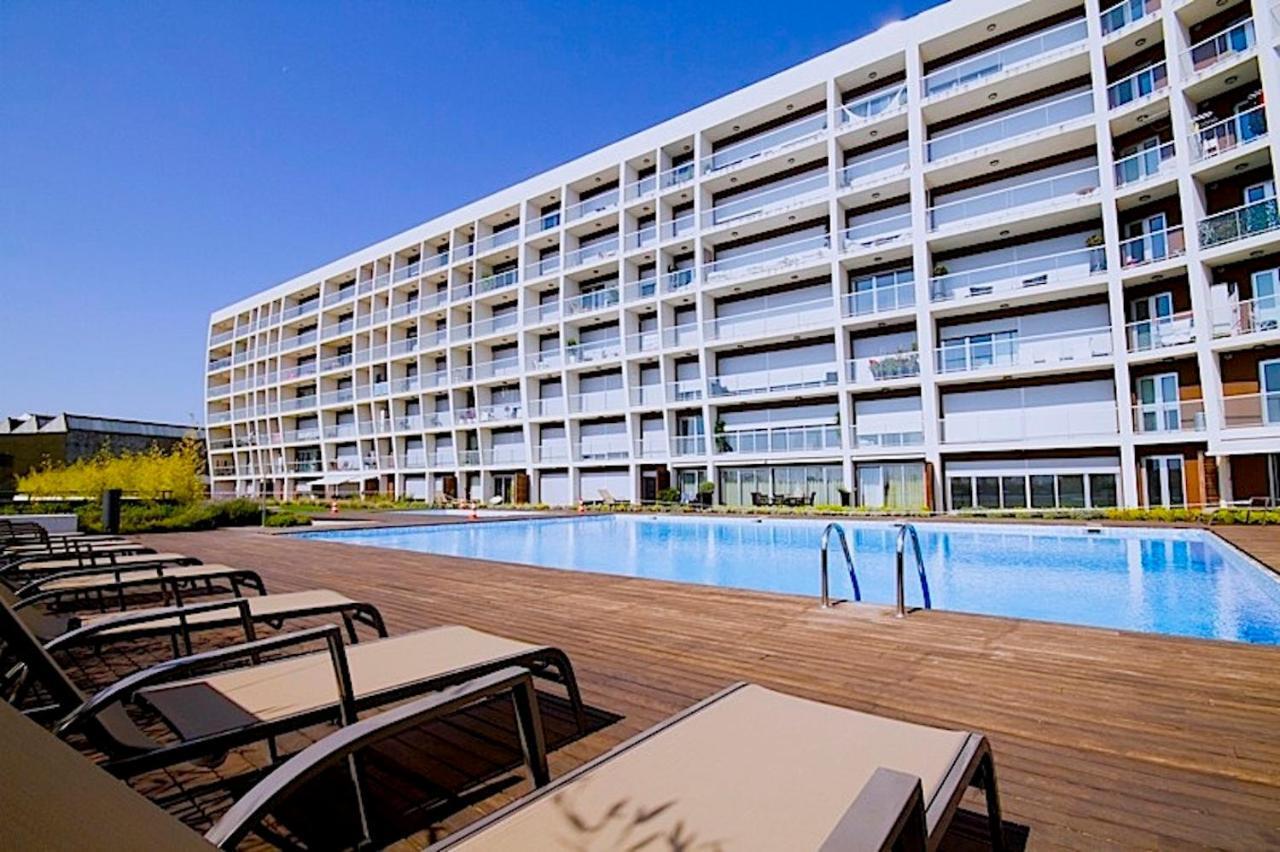 New Loft With Swimming Pool At Parque Nacoes! * Lisbon