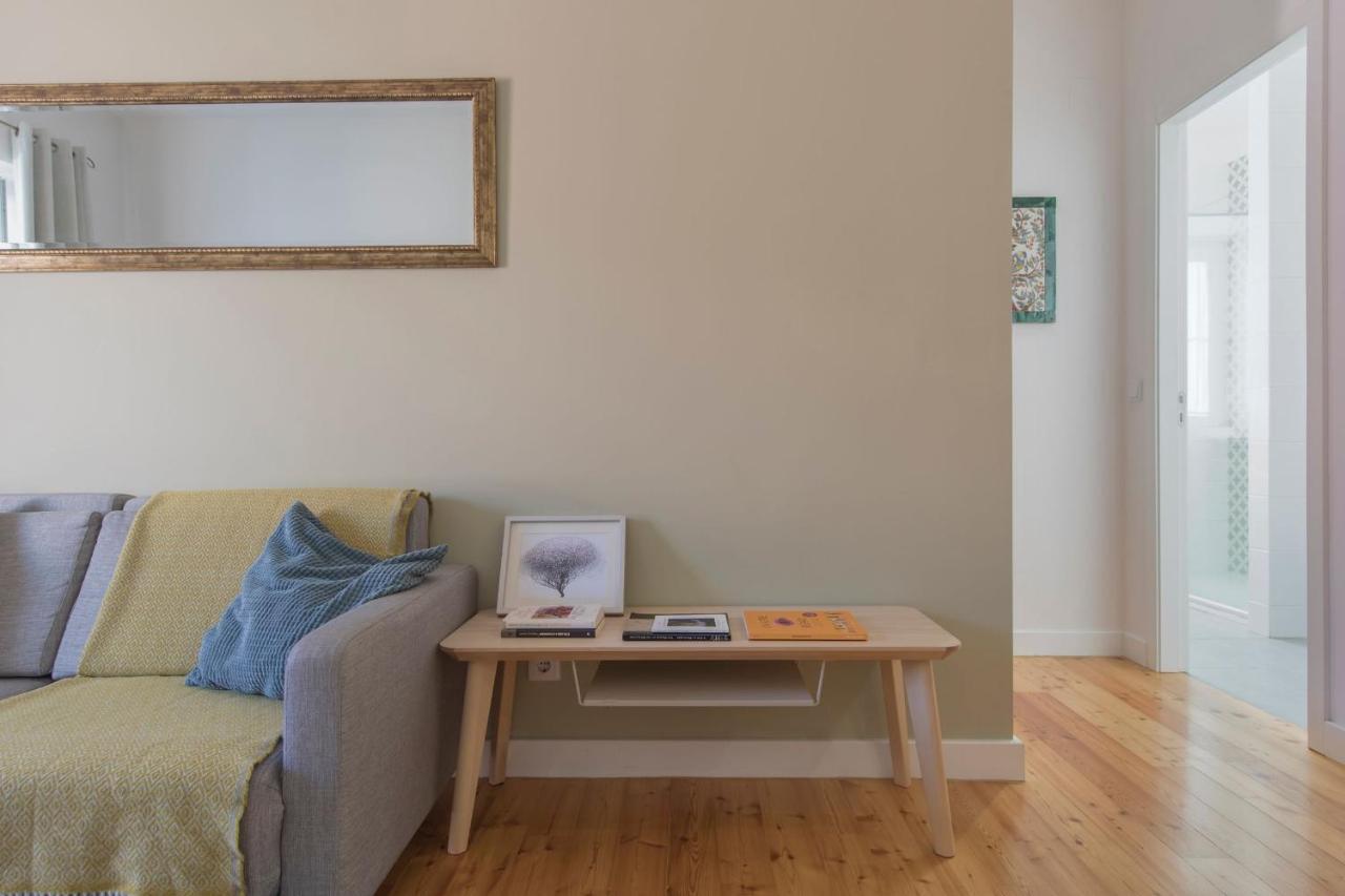 Lovelystay - Sunny Flat W/ Balcony Overseeing Graca And River Appartement *